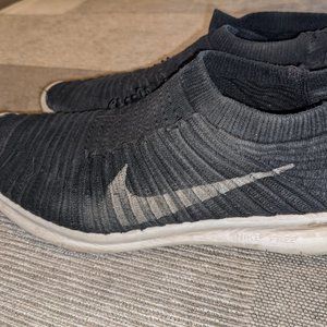 Nike Free Runs Slip On